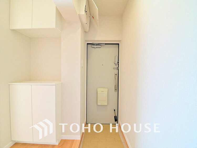 玄関 落ち着いた雰囲気の玄関、家族の帰りを暖かく迎えてくれます