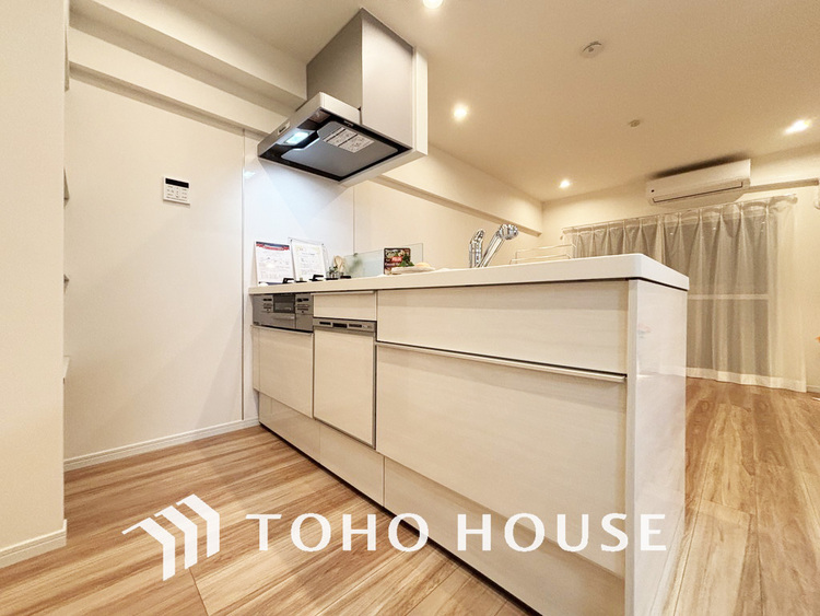 キッチン シンプルな部屋の雰囲気に溶け合うナチュラルキッチン