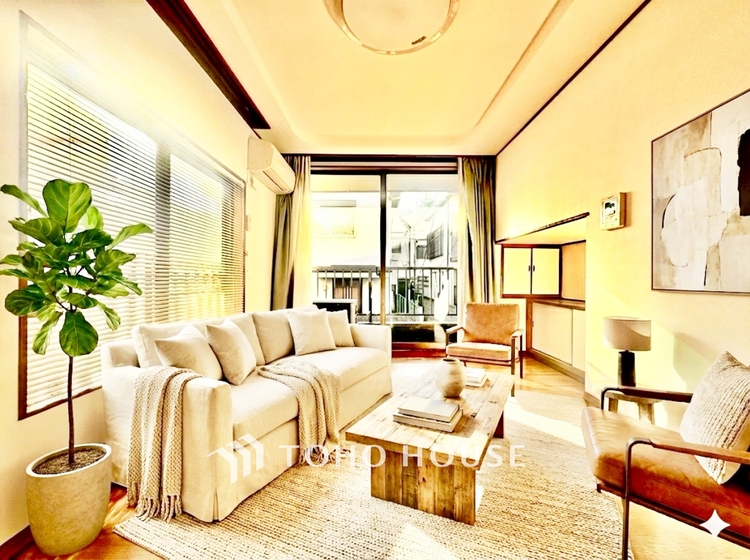 内装 CG加工イメージとなります窓を開けベランダに出ると当所なく広がる街と空のスクリーン。風が凪ぎ一時停止する目の前の画面の中、僕は一体何を考えていたのだろう。