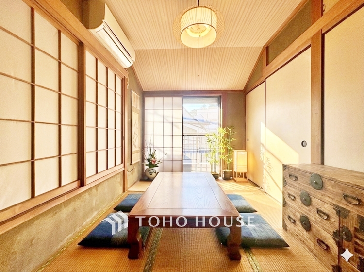 内装 CG加工イメージとなりますここにはみんなが集い、食事と楽しい会話が始まる。話に夢中になりすぎて、ついつい時を忘れ夜半過ぎになってしまう。そんな束の間の幸せを感じさせてくれる場所でありたい。