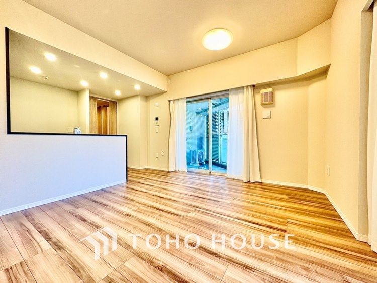 内装 愛しさと、切なさと、心強さと。いつもそばで共感してくれる、恋人のような存在。そんな部屋で生きて行きたい。