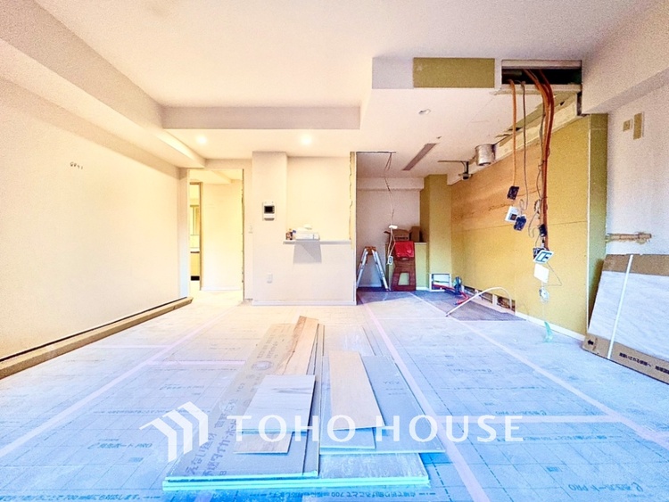 内装 窓をあけると通り抜ける風。清々しく心地よいそよ風が、この空間を涼やかに。風通しの良さは人にとっても家にとっても健康的で気持ちいいもの。