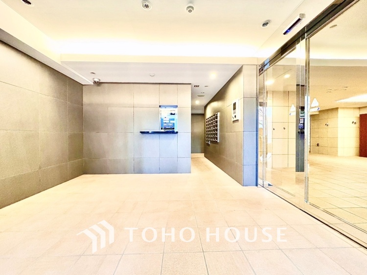 エントランス エントランスはマンションの顔。清潔感、存在感のあるエントランスは居住者の心を豊かにする。