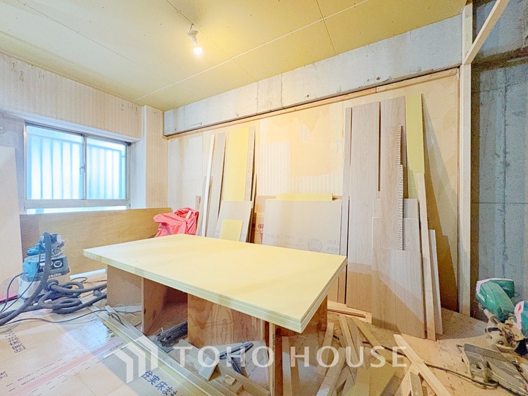 内装 スケルトンリノベーション（内装・設備・配管などをすべて解体し、間取りを含めて一から作り直す大規模なリノベーション）実施中！2026年1月末完成予定