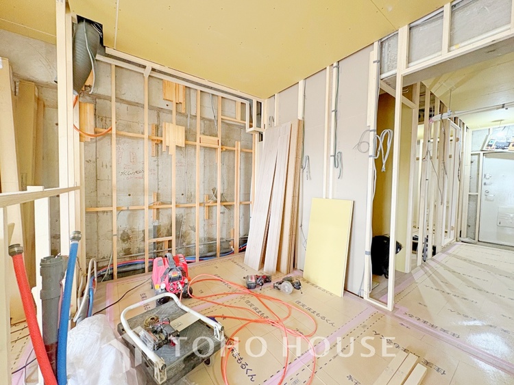 内装 スケルトンリノベーション（内装・設備・配管などをすべて解体し、間取りを含めて一から作り直す大規模なリノベーション）実施中！2026年1月末完成予定