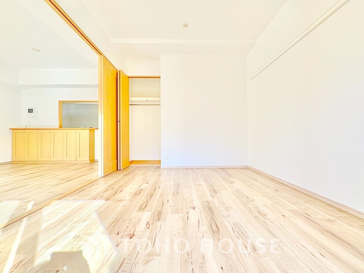 内装 ◆癒しの空間◆室内構成に拘り採光とセンスを散りばめた空間。それは『柔らかさ』に似た素敵な居場所。そこに暮らす人のことを考えつくり出したものは『癒し』という心地よい居場所なんだと思う