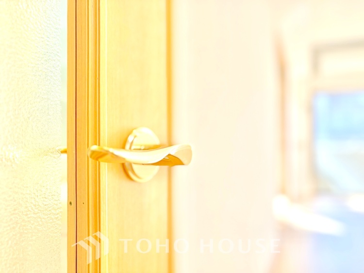 内装 ◆ここに在る◆事も無げに美しく、伝えるには筆舌に尽くし難い。豪華絢爛や華美と言う事ではなく、住まう者にとって暮らし易く心地がいいと言う美しさがこの住まいには込められている。