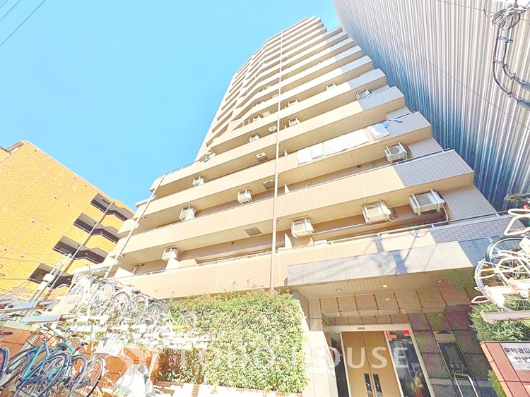 外観 ◆水面に映る◆紅葉を纏った山々を眺め、美しさのあまり感嘆のため息を漏らした事は無いだろうか。いつしか忘れかけていた自然の美しさと力強さを思い出させてくれる、そんな景色がここにもある。