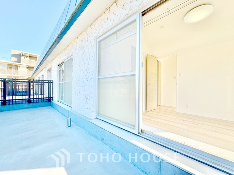 内装 ◆癒しの空間◆室内構成に拘り採光とセンスを散りばめた空間。それは『柔らかさ』に似た素敵な居場所。そこに暮らす人のことを考えつくり出したものは『癒し』という心地よい居場所なんだと思う