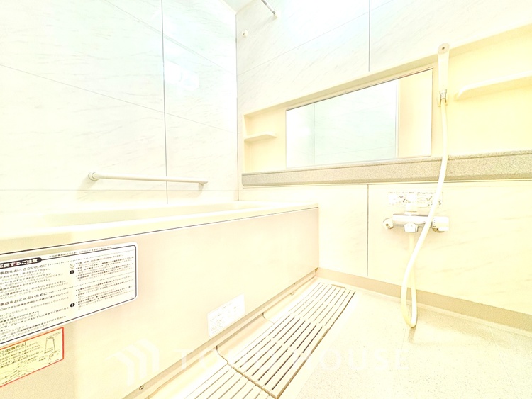 風呂 ◆夏の海の空◆あの頃の夏空のブルースカイ。太陽と潮のかおりが僕の鼻をかすめのんびりとしたリゾート地の情景が思い浮かぶ。心地よい夏の思い出のかおりを。