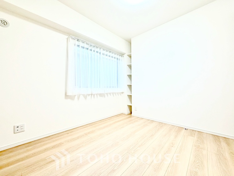 内装 【Quietness】プライベートなお部屋では静かに時を過ごしたい。読書をして、物思いにふける・・光りに満たされた安らぎの空間をがここにはあります。