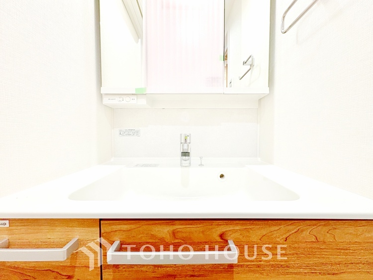 内装 【Quietness】プライベートなお部屋では静かに時を過ごしたい。読書をして、物思いにふける・・光りに満たされた安らぎの空間をがここにはあります。