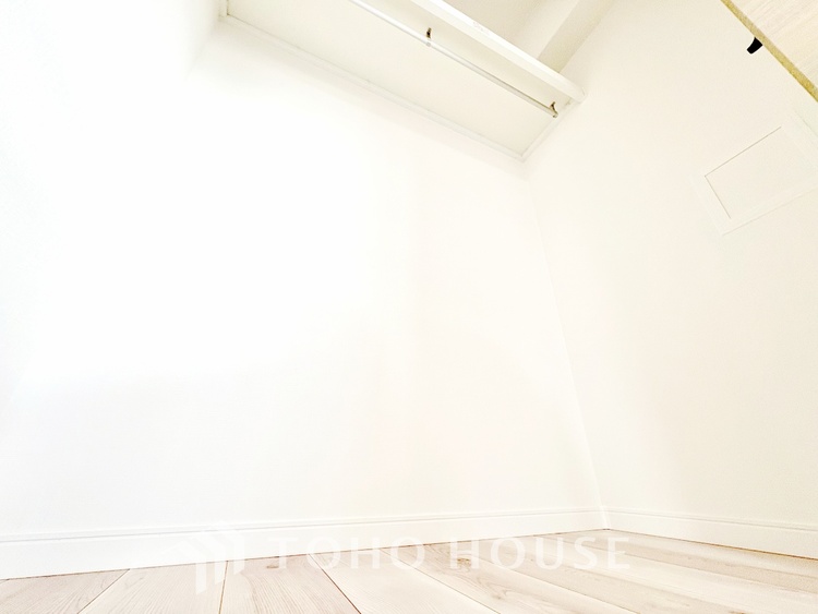 収納 【Shoes in closet】靴を美しく収納できて、マジックのように玄関がすっきりします。ベビーカー、ゴルフ道具、アウトドア用品など、外で使用するアイテムを玄関ドアの近くに収納できます。