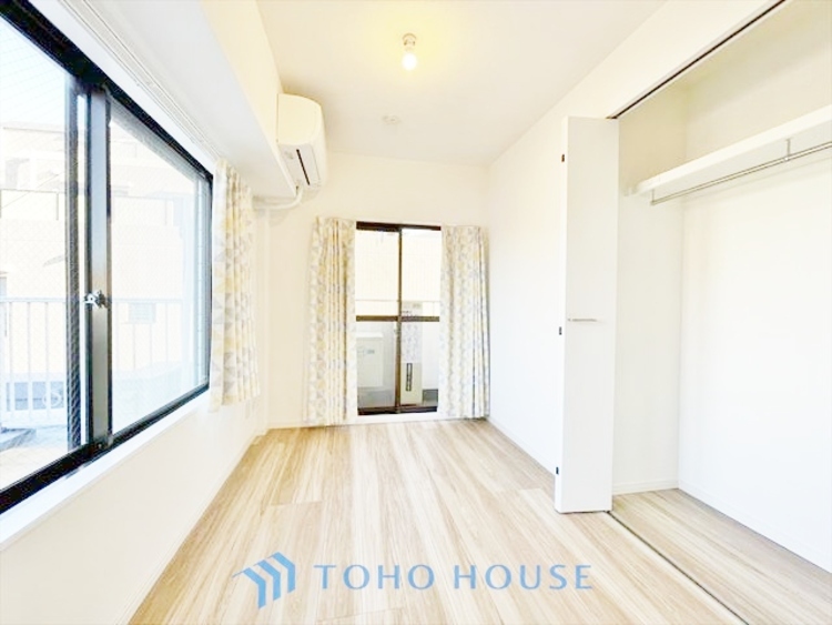 内装 ◆癒しの空間◆室内構成に拘り採光とセンスを散りばめた空間。それは『柔らかさ』に似た素敵な居場所。そこに暮らす人のことを考えつくり出したものは『癒し』という心地よい居場所なんだと思う