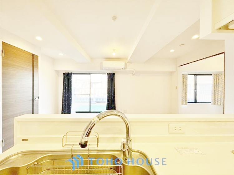 内装 ◆ここに在る◆事も無げに美しく、伝えるには筆舌に尽くし難い。豪華絢爛や華美と言う事ではなく、住まう者にとって暮らし易く心地がいいと言う美しさがこの住まいには込められている。