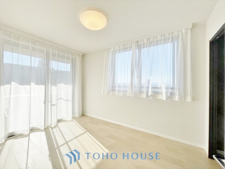 内装 ◆癒しの空間◆室内構成に拘り採光とセンスを散りばめた空間。それは『柔らかさ』に似た素敵な居場所。そこに暮らす人のことを考えつくり出したものは『癒し』という心地よい居場所なんだと思う