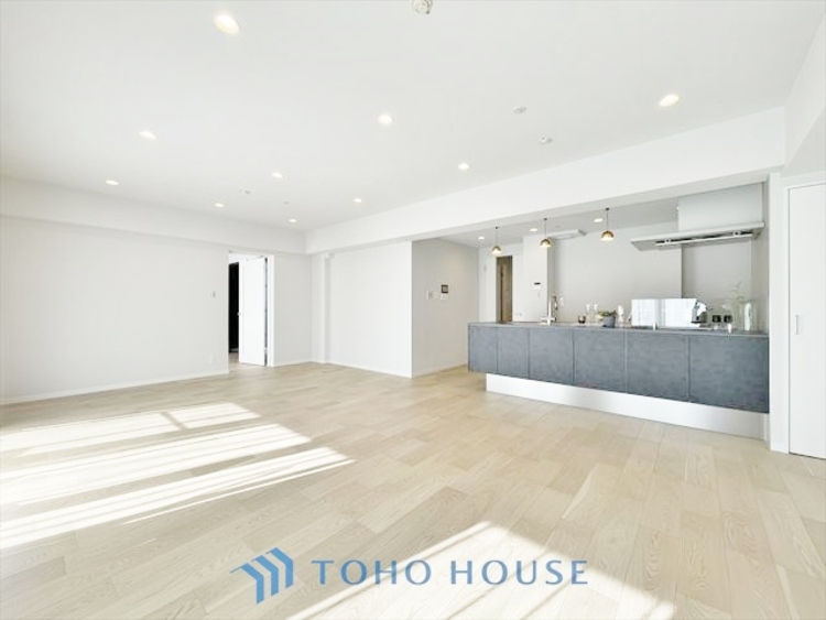 内装 ◆隠された美しさ◆流麗な音楽が流れているような繊細でいながら整然かつ堅牢なこの空間。この空間は確かに美しい。しかし、そこには美しさ以上のものが隠されている。