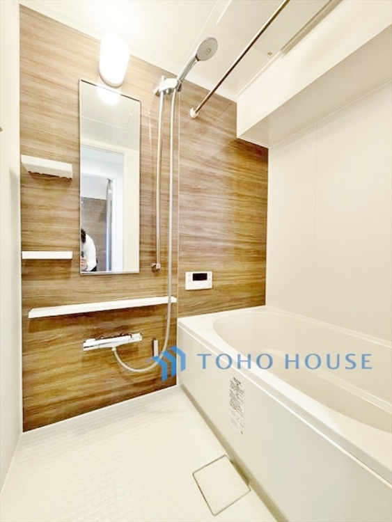 風呂 ◆陽溜まり◆の温もりを感じ、ふわりと寄り添う太陽の妖精たちが自然と僕達を微睡ませる。うとうとしたい訳ではないがそんな時間が嫌いじゃない自分がここにいる。