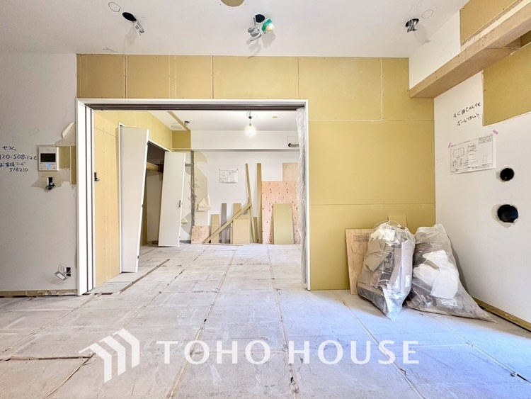 内装 現在改装中◆住む喜び、楽しさ、感動◆を君と共有したい。いつまでもずっと家族を見渡せるこの広い空間で。