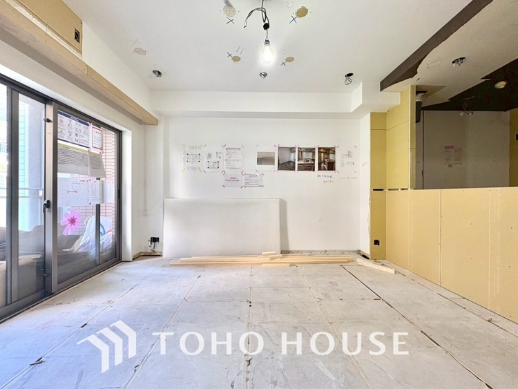 内装 現在改装中◆simple is best◆無駄のない綺麗なつくりのリビングルームであなただけの暮らしを。