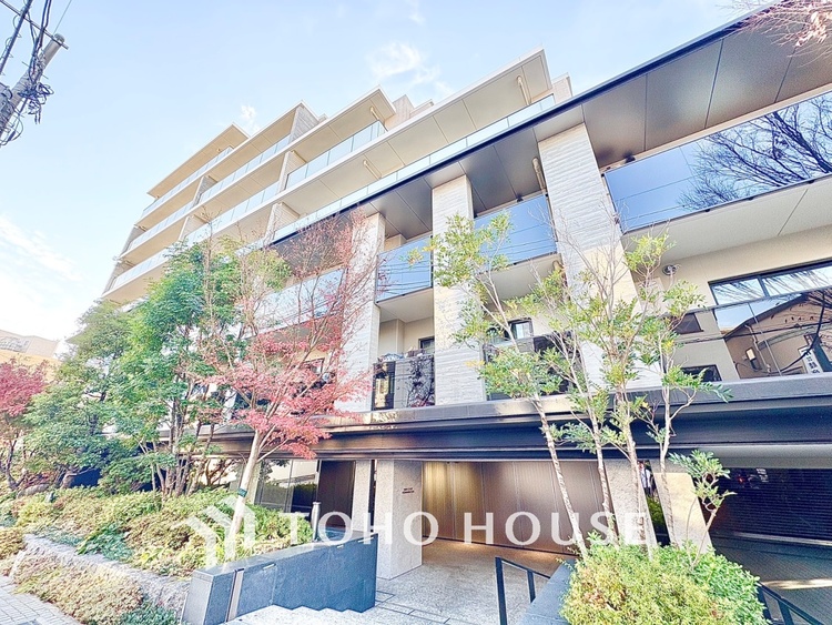 外観 【APPEARANCE】◆陽光◆が差し込む。この開放的な空間に家族の笑顔が集う。家族が一緒に過ごす空間は明るく、そして居心地よく。