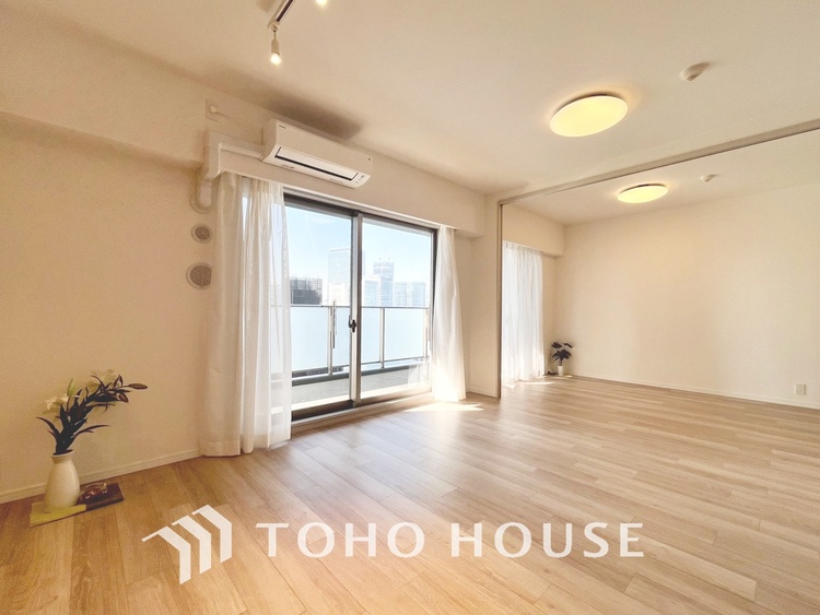 内装 【LIVING】◆住む喜び、楽しさ、感動◆を君と共有したい。いつまでもずっと家族を見渡せるこの広い空間で。