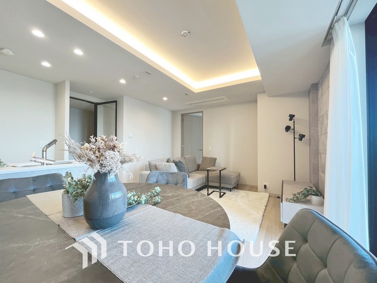 内装 【LIVING】◆陽光◆が差し込む。この開放的なLDKに家族の笑顔が集う。家族が一緒に過ごす空間は明るく、そして居心地よく。