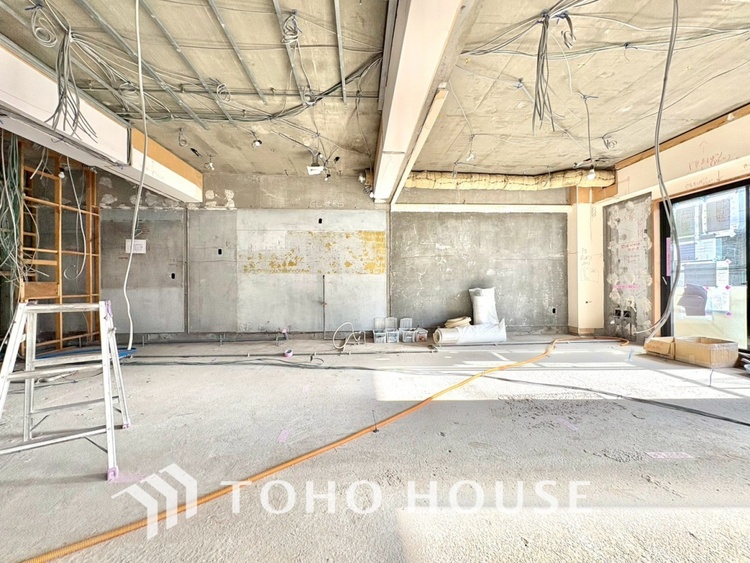 内装 現在改装中◆simple is best◆無駄のない綺麗なつくりのリビングルームであなただけの暮らしを。