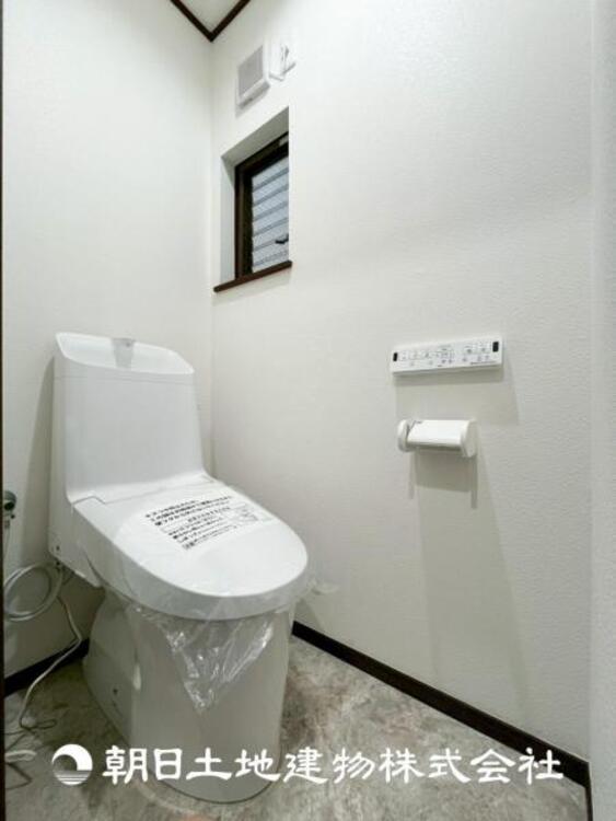 トイレ 【トイレ】大切な1人時間。寛ぎだけではない、快適な生活を送る為に必要なもの。毎日使う場所だから、より快適な空間に仕上げられています。