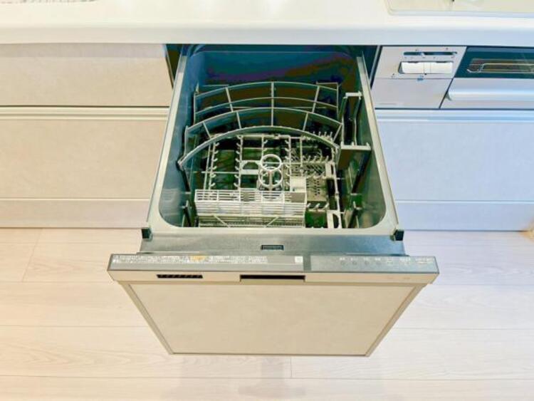 キッチン 最新のシステムキッチンは使い勝手が良好です。　　気持ちよく料理ができます。 