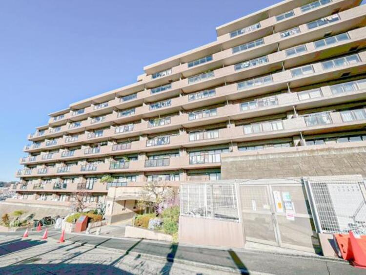 外観 毎日のお散歩も楽しく緑に恵まれた静かな住環境となります！！！伸び伸びスローライフを叶えてくれる物件！自然豊富な季節の移ろいを身近に感じられる環境は空間に彩りを添えておしゃれな住空間を作り上げます！