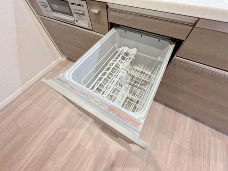 キッチン 最新のシステムキッチンは使い勝手が良好です。　　気持ちよく料理ができます。 