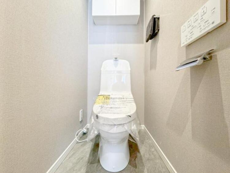 トイレ ウォシュレット、保温機能付き便座など充実の設備です　お掃除がしやすくストレスフリー！！ 