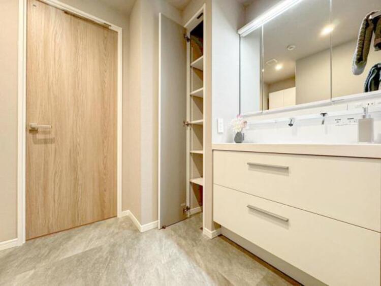 洗面 使用頻度の高い場所だからこそ便利な空間に。多人数での使用も考えた便利な空間です