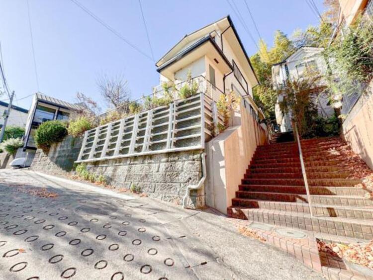 外観 空を広く感じる。緑が多いゆったり感のある安心の住環境です！！潤いのある環境でホッと生活できそうです！おしゃれな雰囲気や自然の潤いがあり、親しみやすさと個性を！街に新たな価値をもたらし続けてくれます！ 