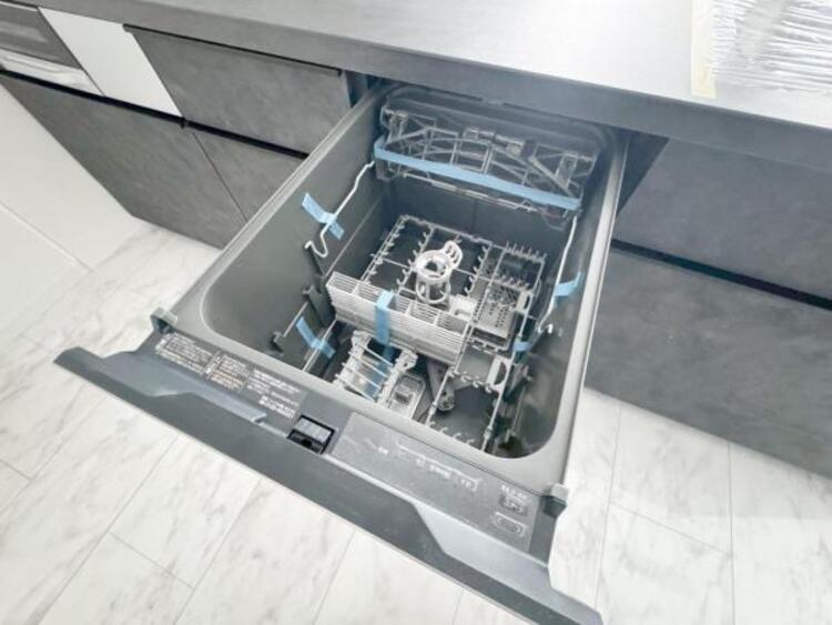 キッチン 最新のシステムキッチンは使い勝手が良好です。　　気持ちよく料理ができます。 