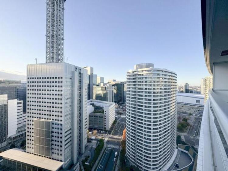 バルコニー 太陽の光と爽やかな風を受けられるバルコニーです。太陽の匂いを感じられそうです！