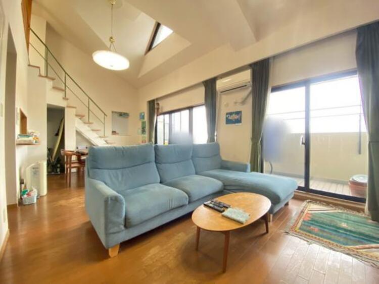 居間 家具の配置も楽しいです♪