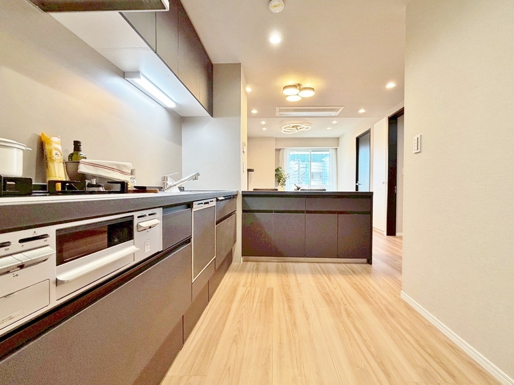 キッチン 洗練されたスタイリッシュなデザイン性と使いやすさを備えた仕様。