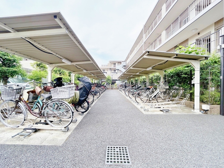 その他 きちんと整備された駐輪場。住む方の心遣いが感じられます。