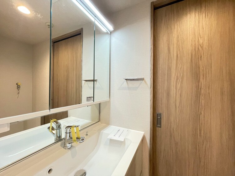 洗面 何かと物が増える場所だからこそ、スッキリと見映えの良い空間に。