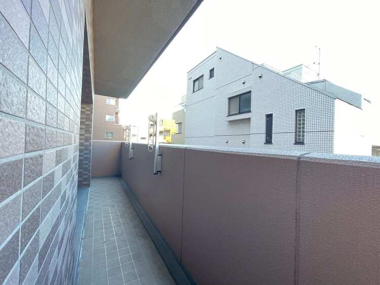 バルコニー 暮らしの中で、光と風を演出してくれるバルコニー。