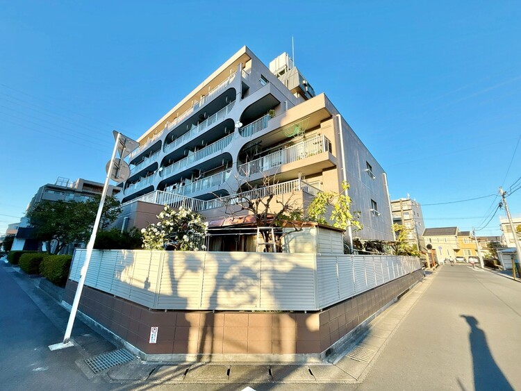 外観 現地に足をお運びいただいた際には、周辺散策などをお勧めいたします。