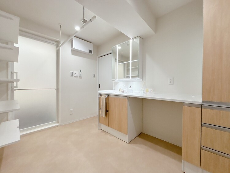 洗面 清潔感と心地よさを重視した、上質感漂うパウダールーム。