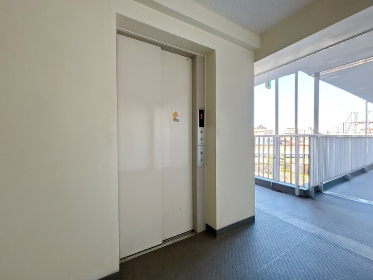 設備 エレベーターの管理も、きちんと行き届いてます。