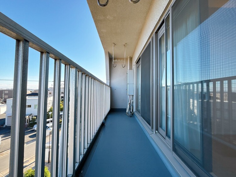 バルコニー 暮らしの中で、光と風を演出してくれるバルコニー。