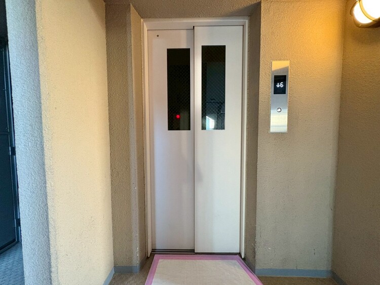 設備 エレベーターの管理も、きちんと行き届いてます。