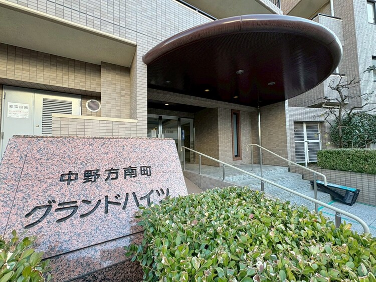 エントランス 外と内をつなぐエントランスは、まさに顔となる場所。