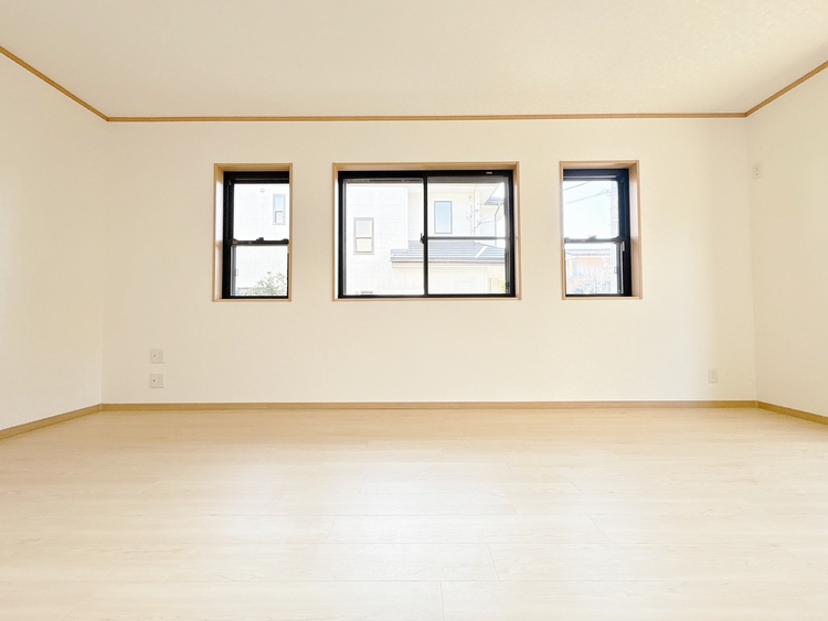 居間 居心地の良い空気感は、暮らしのステージを彩り、心からのやすらぎと満足感を与えてくれます。