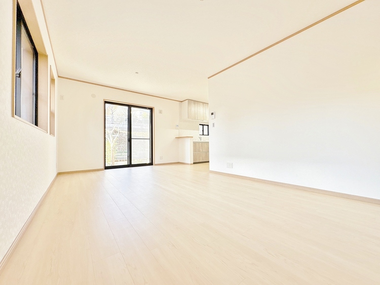 居間 快適に過ごす毎日を求めて、暮らしの中でご自身の「マイホーム」に創り上げてください。